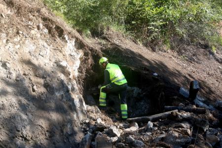 IZGRADNJA NOVE KANALIZACIJE IN OBNOVA CESTE BEGUNJE CERKNICA 04 FOTO LJUBO VUKELIČ